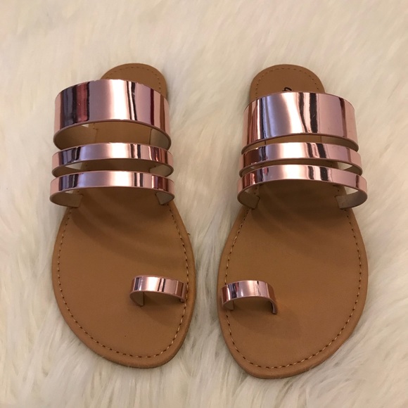 Aphrodite Rose Gold Toe Ring Sandals - Picture 6 of 8